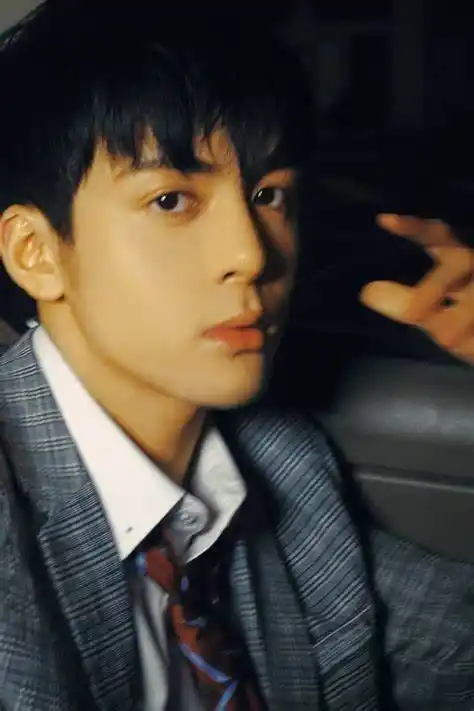 黑金经纪起诉曾舜晞此前曾申请冻结其资产600余万