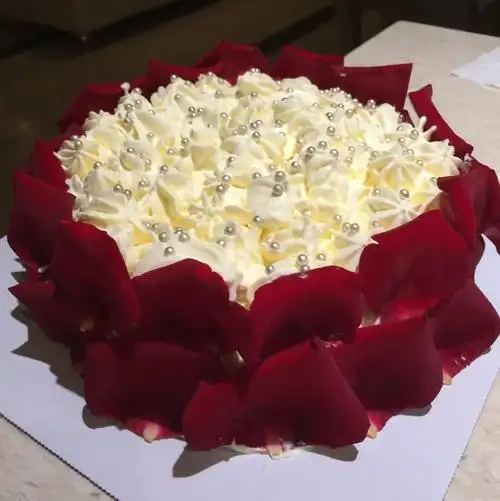 下雨-18做的玫瑰花蛋糕