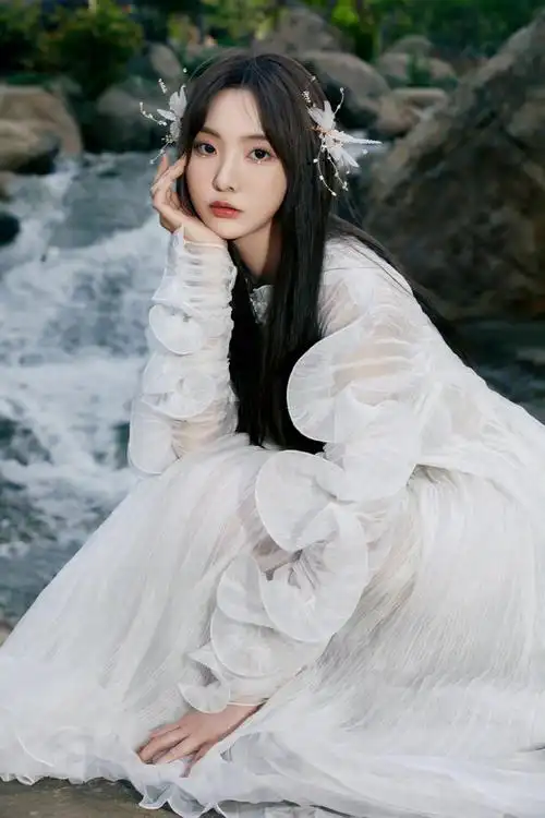 硬糖少女303-郑乃馨 来看看郑乃馨新歌造型neinei