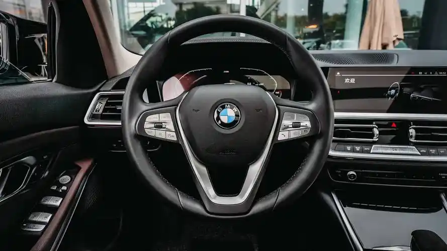 20t后驱液晶仪表盘这价格真香宝马3系325li首发版