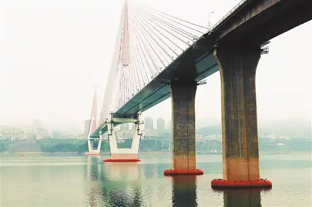 丰都长江二桥披上"防撞盔甲" - 重庆日报网