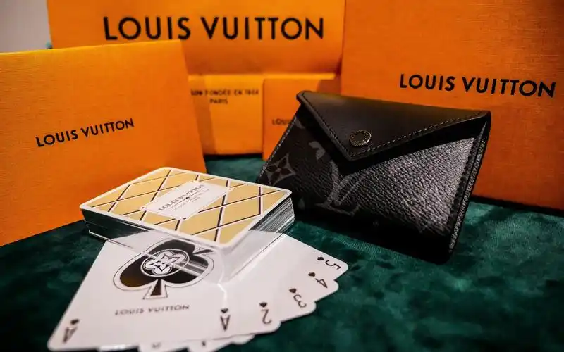 【lv扑克牌】天价扑克牌有什么不一样?