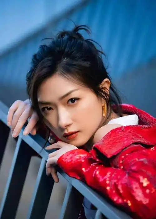 万茜:从不炒作,嫁普通丈夫,35岁高龄为小丈夫生孩子|话剧|娱乐圈|电视