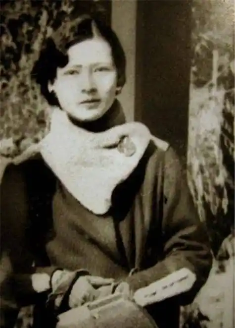 林徽因怼她,张爱玲瞧不起她,鲁迅讽刺她,她却活成童话中的模样