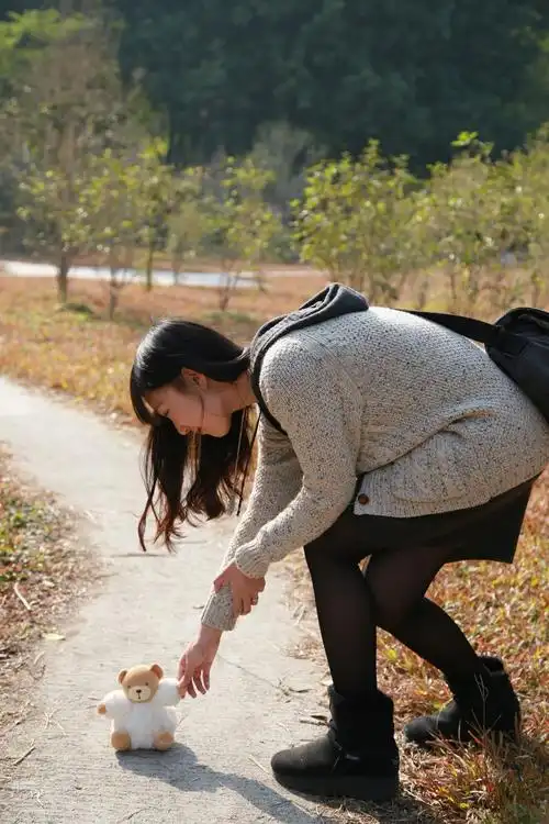 【发自己的妹子 纯天然小美女】清纯校园风,可爱模特小树熊妹纸.