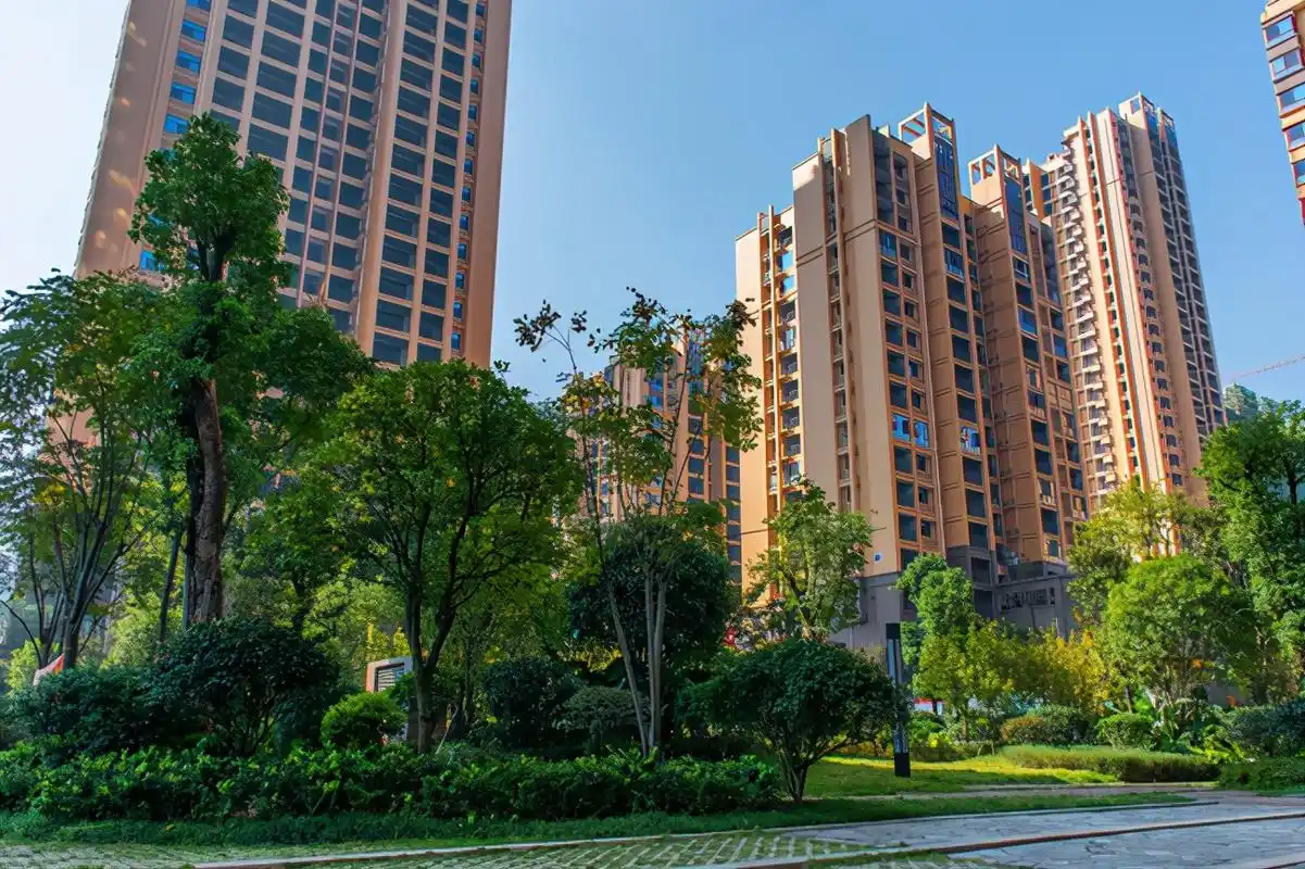 推窗见绿,出门即景,绿化好的小区有多惬意?