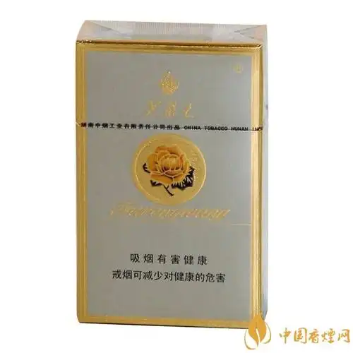 芙蓉王硬黄盒,是湖南常德的名烟,它以席卷全国的销售业绩,成为了平价