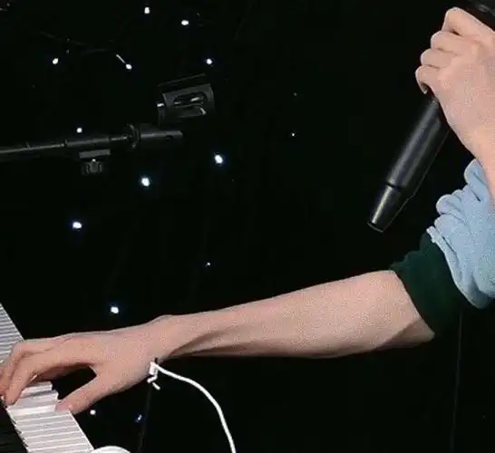 宋亚轩手部壁纸