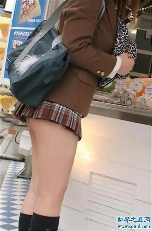世界上最短裙子宅男惊呼受不了不看后悔