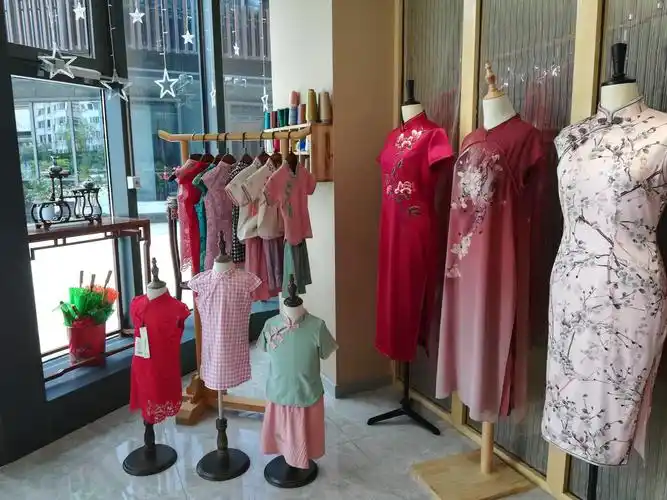 还有儿童旗袍服装店