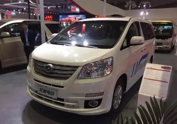 2017上海车展:九龙艾菲纯电动版亮相