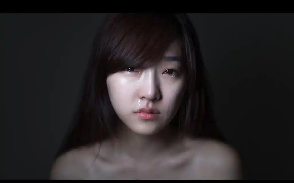 爱你是个错误18位哭泣女孩摄影相册