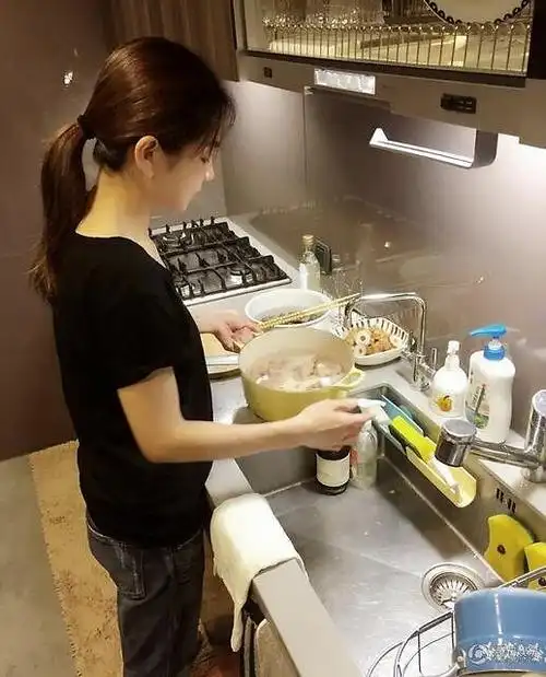 6大女明星谁最会做饭谢娜高圆圆实力抢占她表示不服