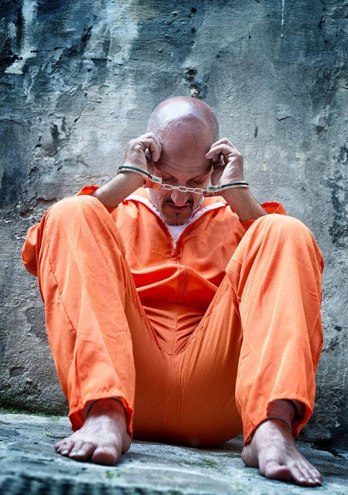 犯人为什么要"剃光头"?看完后长知识了