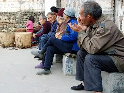 农村养老(图)   近日,《北京养老产业蓝皮书 北京居家养老发展报告