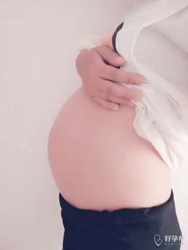 纪念37周,足月大肚照,黑色裤子显得屁股好小.-好孕妈妈圈-好孕帮