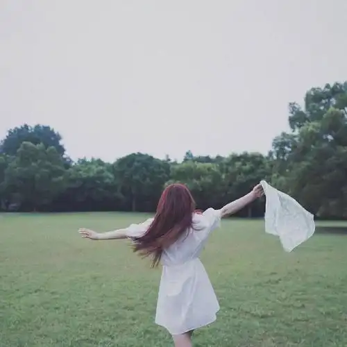 求求女孩子的背影头像