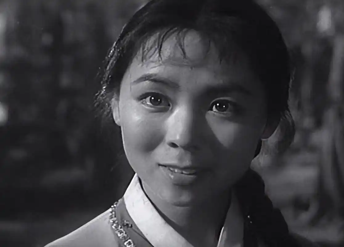 回顾刘尚娴因饰演英雄儿女中的王芳走红患难婚姻格外美丽