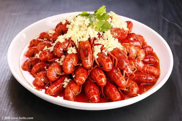 蒜泥龙虾      不喜欢吃太辣的不二选择