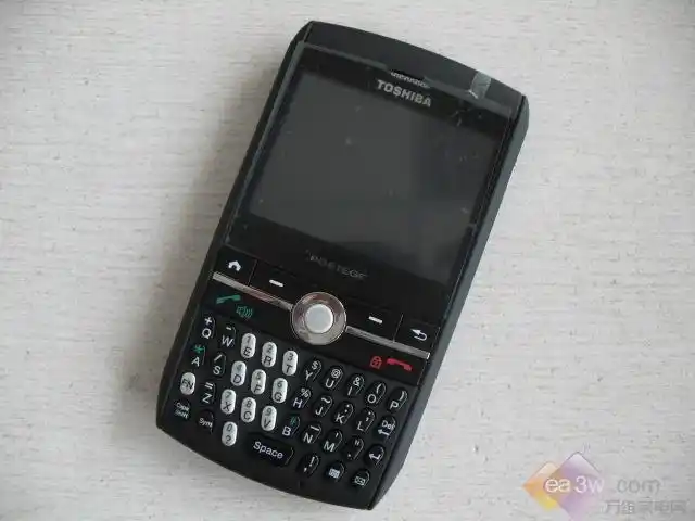 手机 东芝手机 东芝g710 > 东芝 g710 图片 ( 1 /6张)