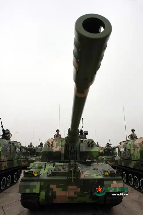 历次国庆阅兵炮兵方队集锦:英雄!中国炮兵