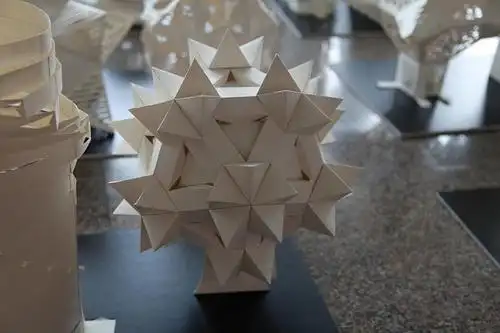 视觉传达设计1301班立体构成作业展