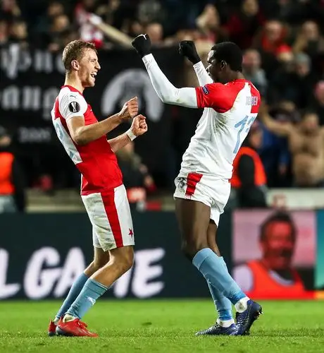 足球——欧罗巴联赛:布拉格斯拉维亚晋级八强