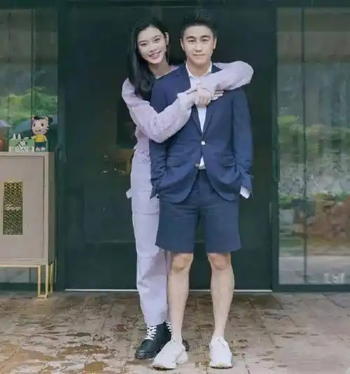 奚梦瑶与何猷君,豪门真的有爱情?_婚姻_男人_女孩子