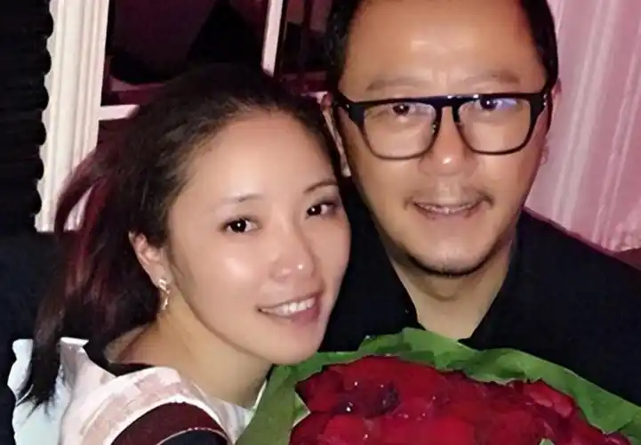 回顾重庆李燃嫁给大17岁郭涛婚后生一双儿女风光背后是辛酸