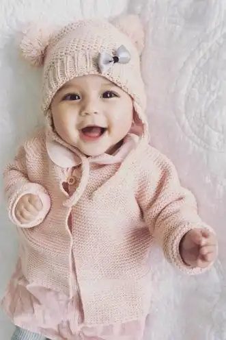 新品女宝宝图片墙贴画漂亮女孩大眼睛萌娃宝宝画报婴儿照片海报