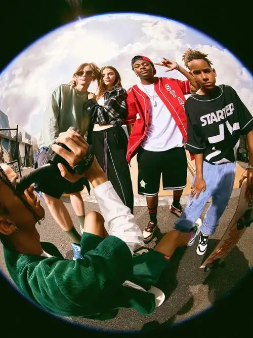 tse - video director缝人- art direction吴迷思-producerjoyce