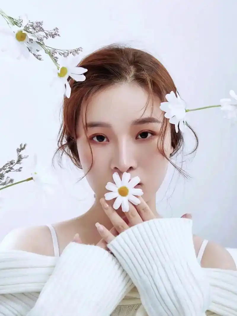 好看的小姐姐 #人像摄影作品 一个人最好的状态: 是自信的 - 抖音