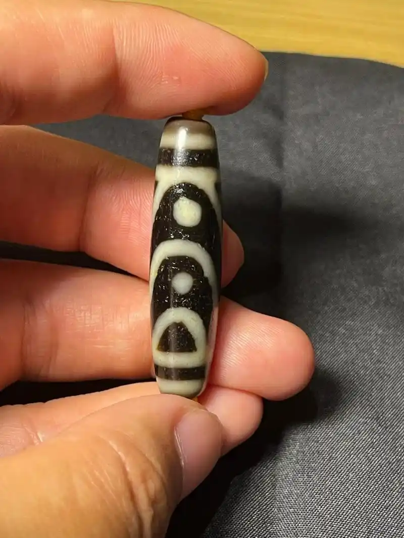 一代老台老冯卓越纯手工特殊图腾天珠 一代老台老冯卓越纯手工天珠台