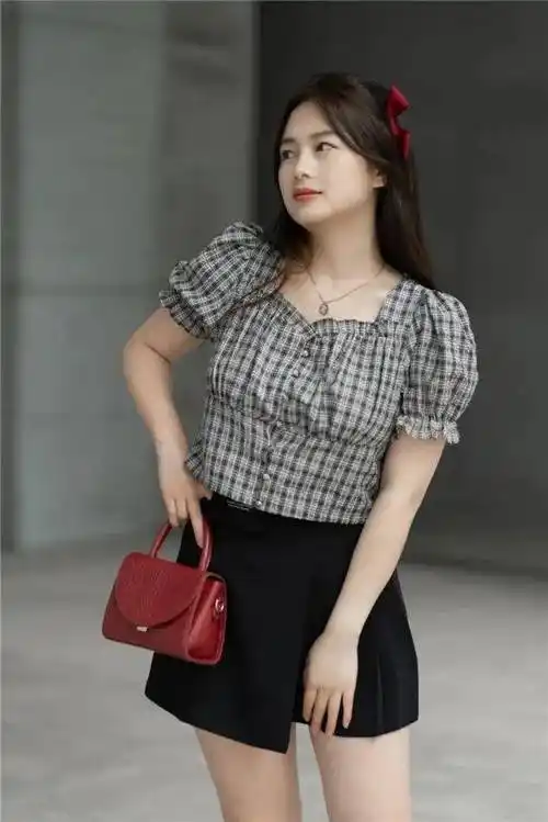 微胖女生示范夏日穿搭,上身清凉又撩人,果然会穿比身材更重要