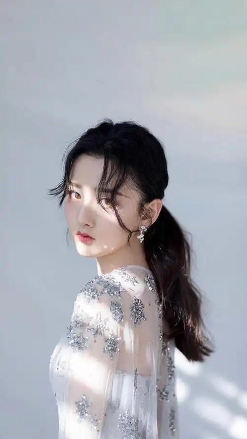 家里的小米电3视坏了,用了四年多,昨天开始开机不到十分钟就会白屏