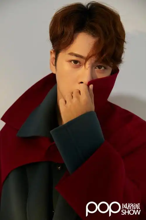 徐海乔最新写真完美驾驭各种风格 网友调侃:简直就是行走的"衣架子"