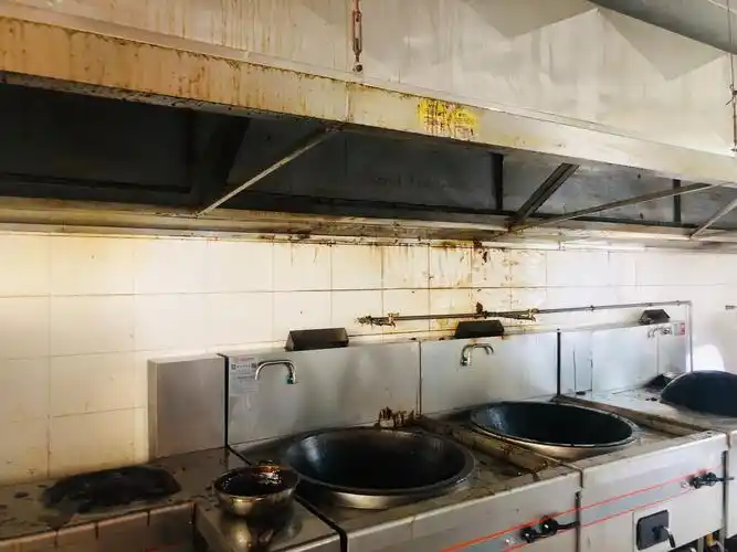 油烟管道该多久清洗一次呢?法规是如何规定的?