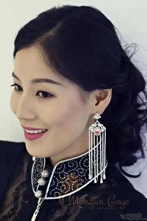 蒙古佳丽一起欣赏美女耀眼出众的蒙古美女独一无二