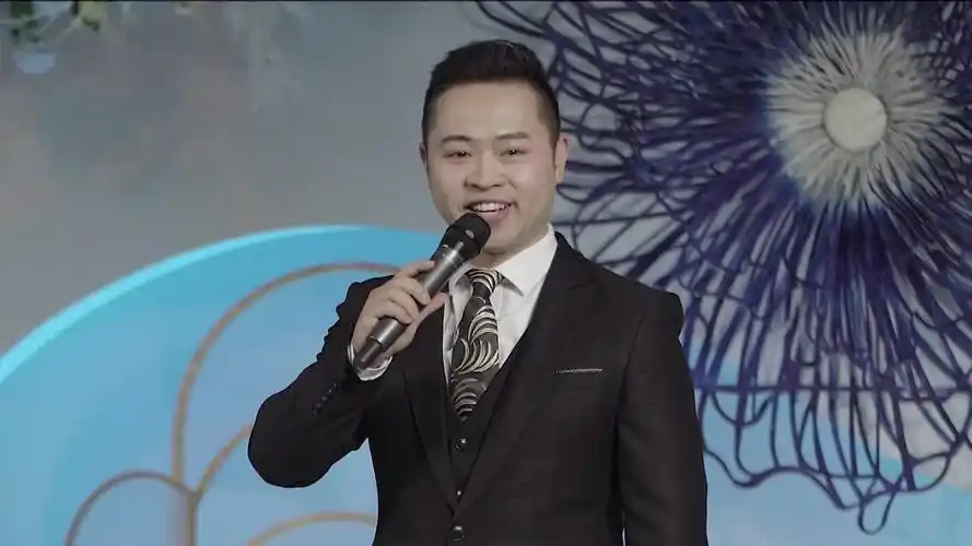 武汉高端主持人-路易