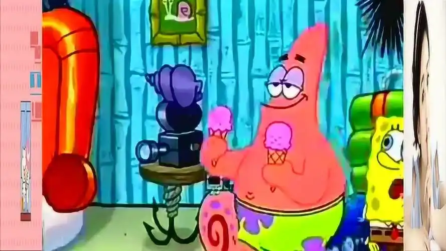 海绵宝宝和派大星吃冰淇淋放在碗里,大小不一样,派大星吃亏了!