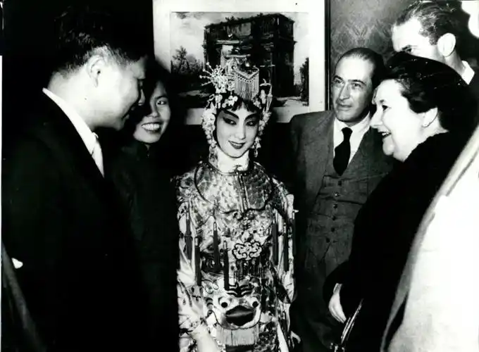 原创23张老照片怀念京剧艺术家杜近芳曾演李铁梅和吴清华恩师为梅兰芳