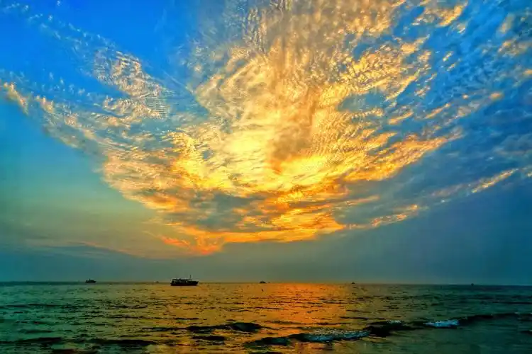 《金色的火烧云》