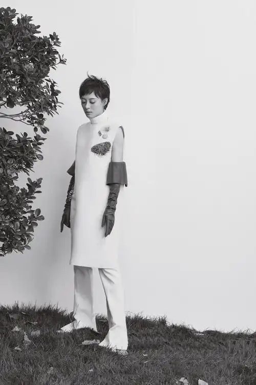 首页 图片大全 明星 孙俪最新时尚杂志写真大片 (5/ 5) 2017-09-07 15