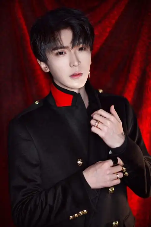 沈煜伦获封最流行·风向指标男歌手 音乐实力受肯定