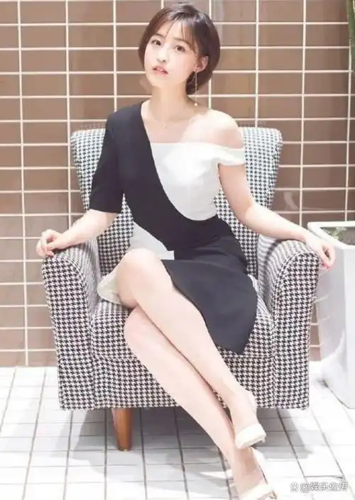 在大家的印象当中,作为央视主持人,颜值可以说也是