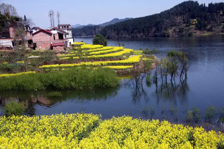 梦从这里开始汉中最美红寺湖