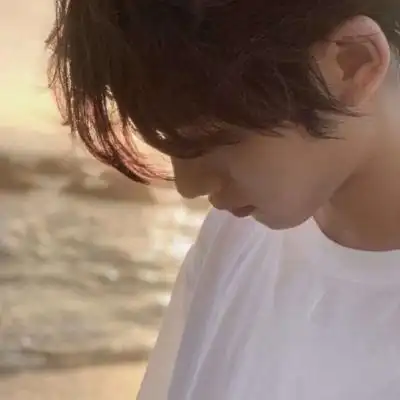 意境侧脸男生帅气头像高清好看的有内涵的帅哥头像图片