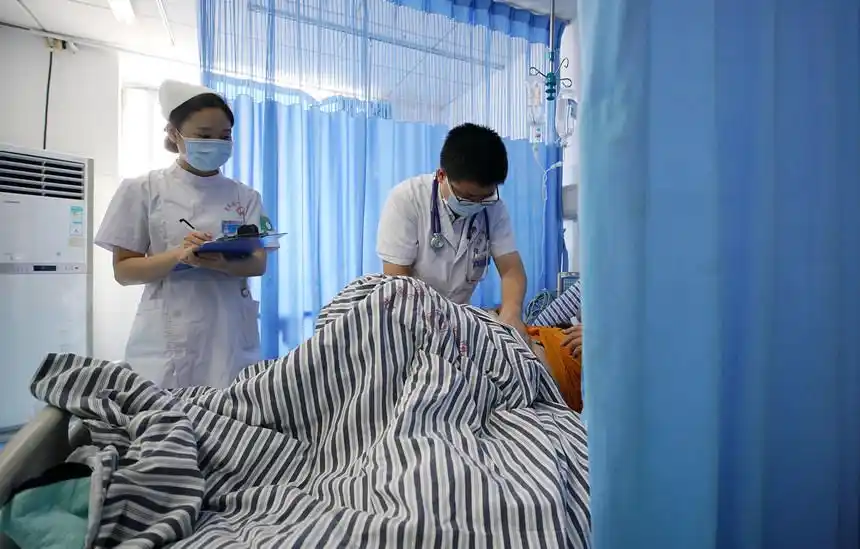 忙碌的医师节--贵州频道--人民网