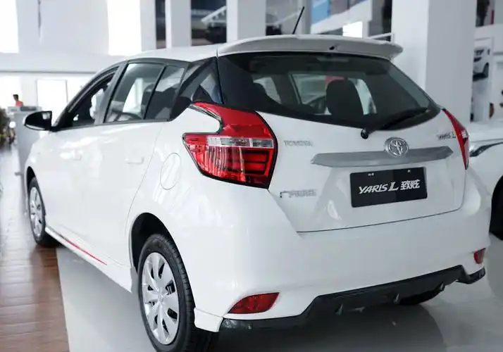 新款丰田雅力士来袭落地6万15动力cvt新造型比飞度帅气