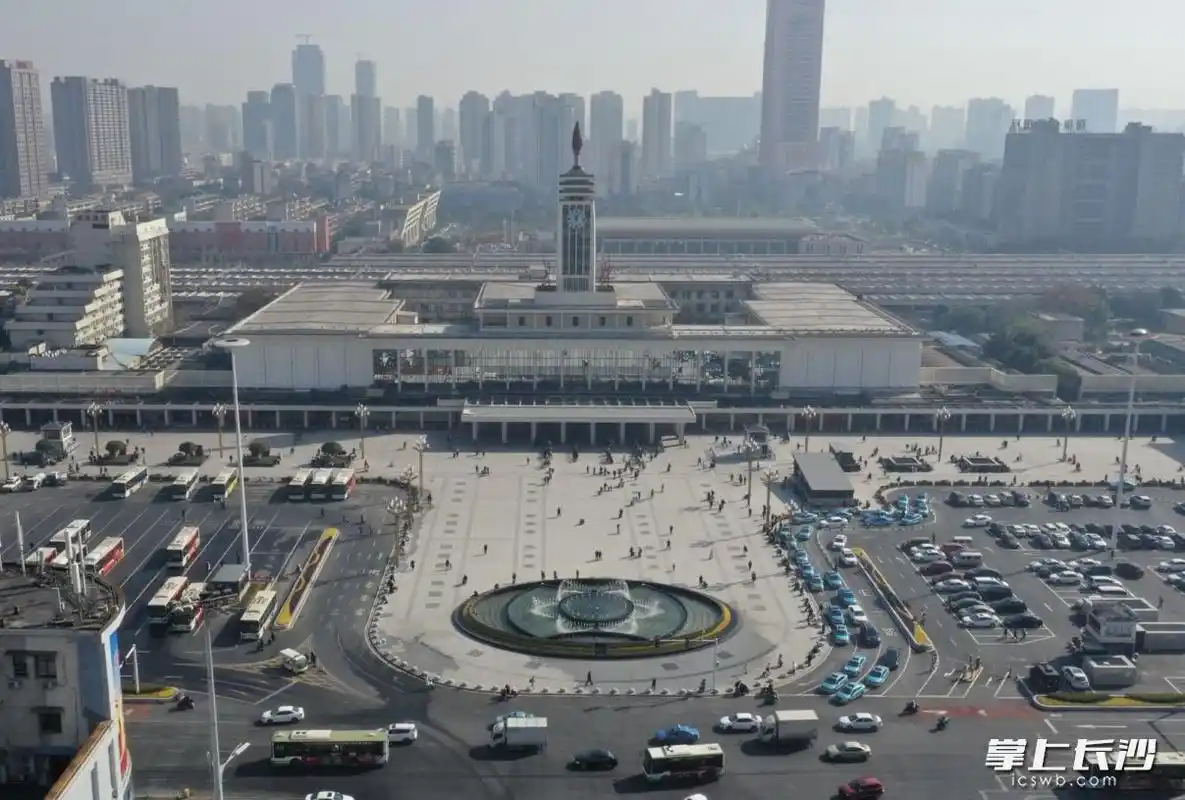 提质改造后的长沙火车站西广场.通讯员 胡鸿君 供图